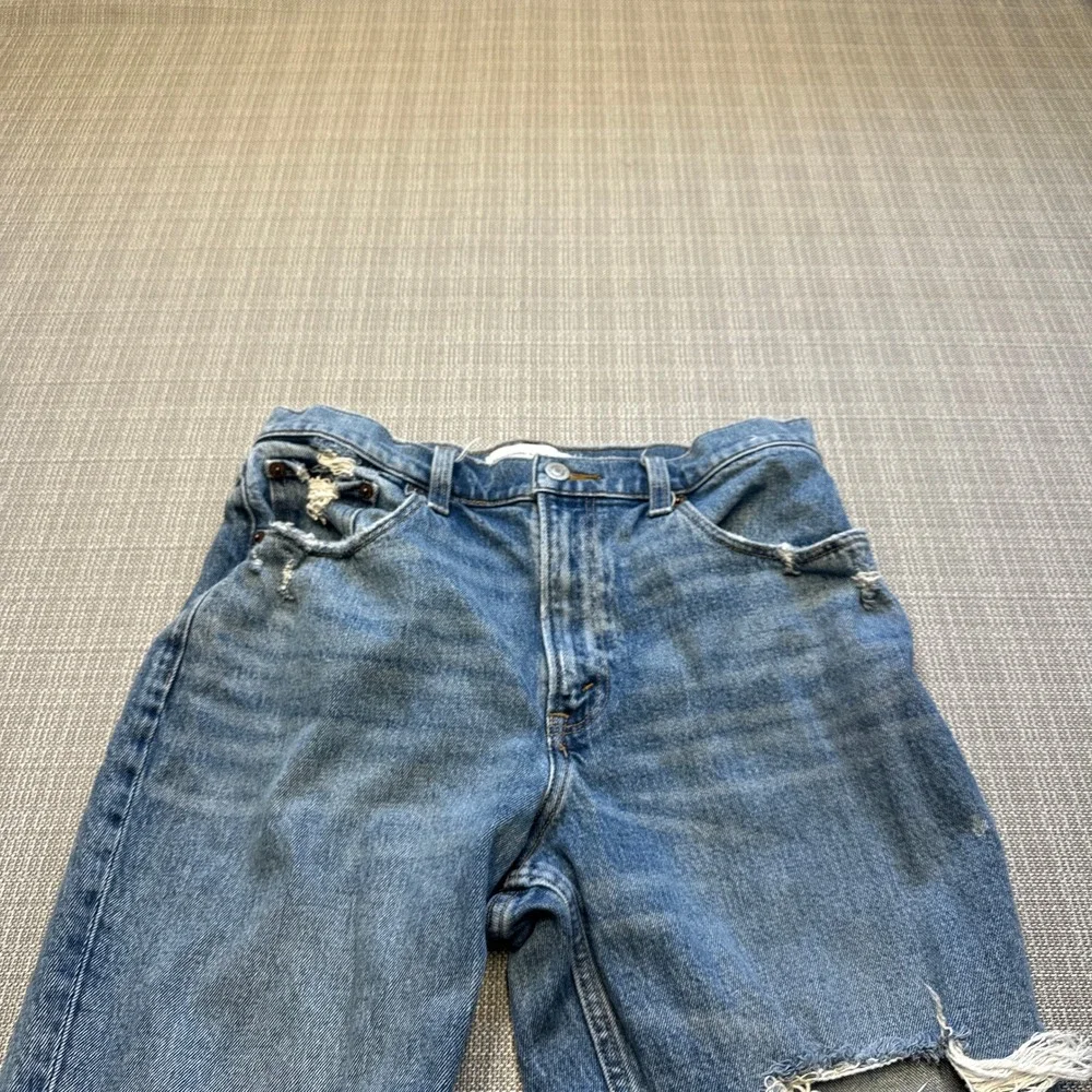 Abercrombie Fitch High Rise Mom Jeans Size 28 Distressed Blue Denim‎ Frayed